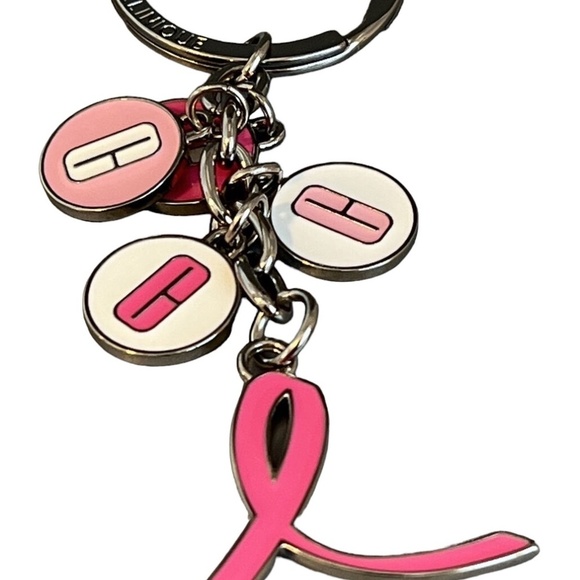 Clinique Breast Cancer Awareness Keychain - Picture 7 of 9